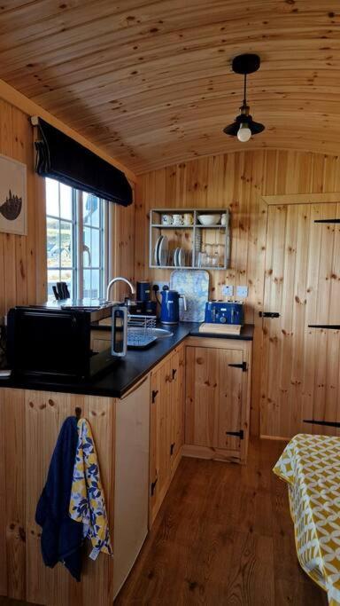 The Shepherd'S Hut @ Innlands Kilmaluag Екстериор снимка